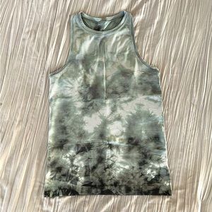 Lululemon racerback tank size 6